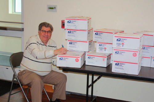 chanukah boxes for the troops11